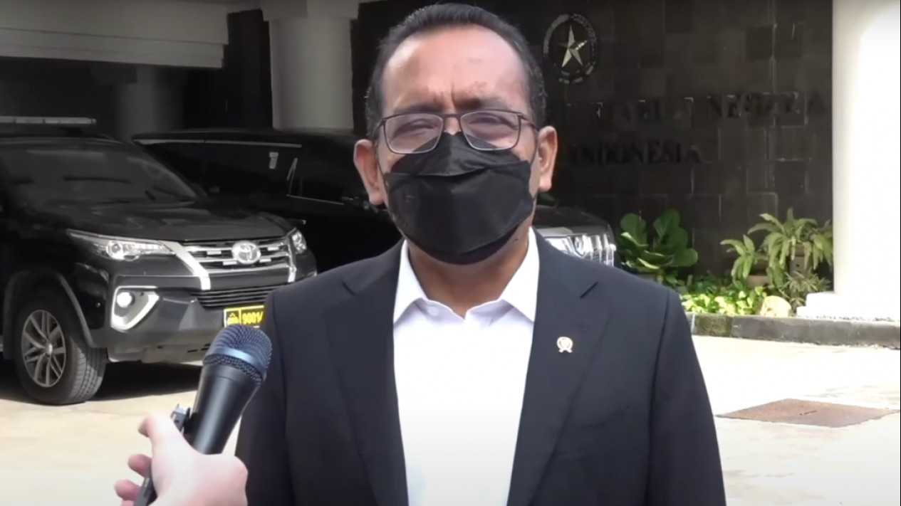 Presiden Jokowi Panggil Menaker Ida Fauziyah, Instruksikan Permudah Pencairan JHT
            - galeri foto