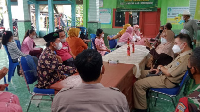 Puluhan Wali Murid SD Negeri Menggeruduk Kantor Desa Lantaran Anaknya Divaksin Sekolah Tanpa Izin Orang Tua