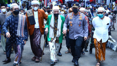 Apresiasi Ulama Di Banten Ikuti Vaksinasi, Kapolri: Kabar Baik dan Motivasi Bagi Masyarakat