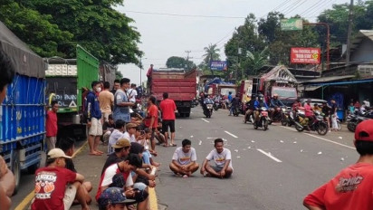 Protes Aturan ODOL, Sopir Truk Tutup Jalur Pantura Batang