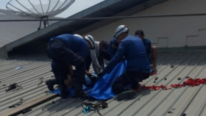 Perbaiki Atap, Pekerja Bangunan Meninggal Dunia Tersengat Listrik
