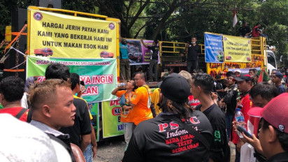 Aturan ODOL Dianggap Membebani, Ratusan Sopir Demo Dishub Jateng