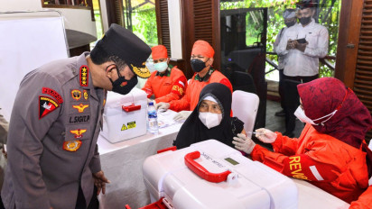 Kapolri Minta Vaksinasi Booster untuk Lansia Dimaksimalkan