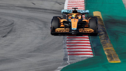 Lando Norris Bawa McLaren ke Puncak Catatan Waktu Hari Pertama Tes Pramusim F 1 di Barcelona