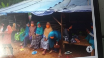 Takut Rumah Roboh, 40 KK di Lebak Korban Bencana Tanah Bergerak Terpaksa Mengungsi