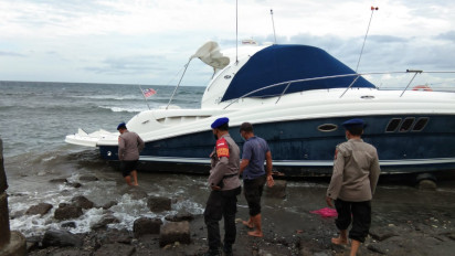 Kapal Yacth Berbendera Malaysia Ditemukan Terdampar di Perairan Buleleng