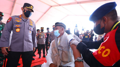 Tinjau Vaksinasi di Aceh, Kapolri Minta Forkopimda Lakukan Upaya Maksimal Cegah Peningkatan Positivity Rate