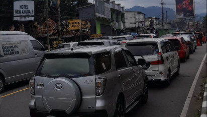 Ramainya Puncak Bogor saat Long Weekend Isra Mi'raj, Wisatawan Enggak Takut Omicron?