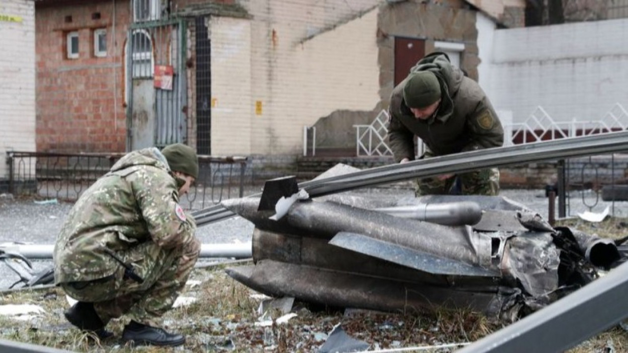 Pasukan Rusia Tembakkan Rudal ke Kota-Kota Ukraina
            - galeri foto