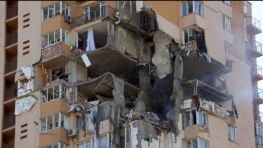 Rudal Rusia Hantam Aparteman di Pinggiran Kota Kiev Ukraina, Enam Orang Terluka