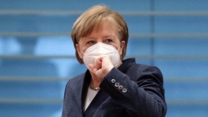 Nekat, Seorang Pencopet Mengambil Dompet Angela Merkel