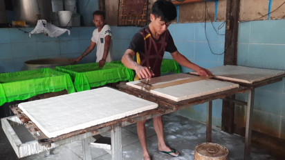 Harga Kedelai Terus Melambung, Perajin Tahu di Boyolali Meradang
