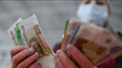 Rubel Rusia Jatuh ke Rekor Terendah