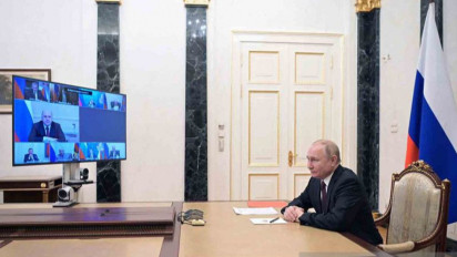 Presiden Vladimir Putin Larang Warga Transfer Valas ke Luar Rusia Mulai 1 Maret