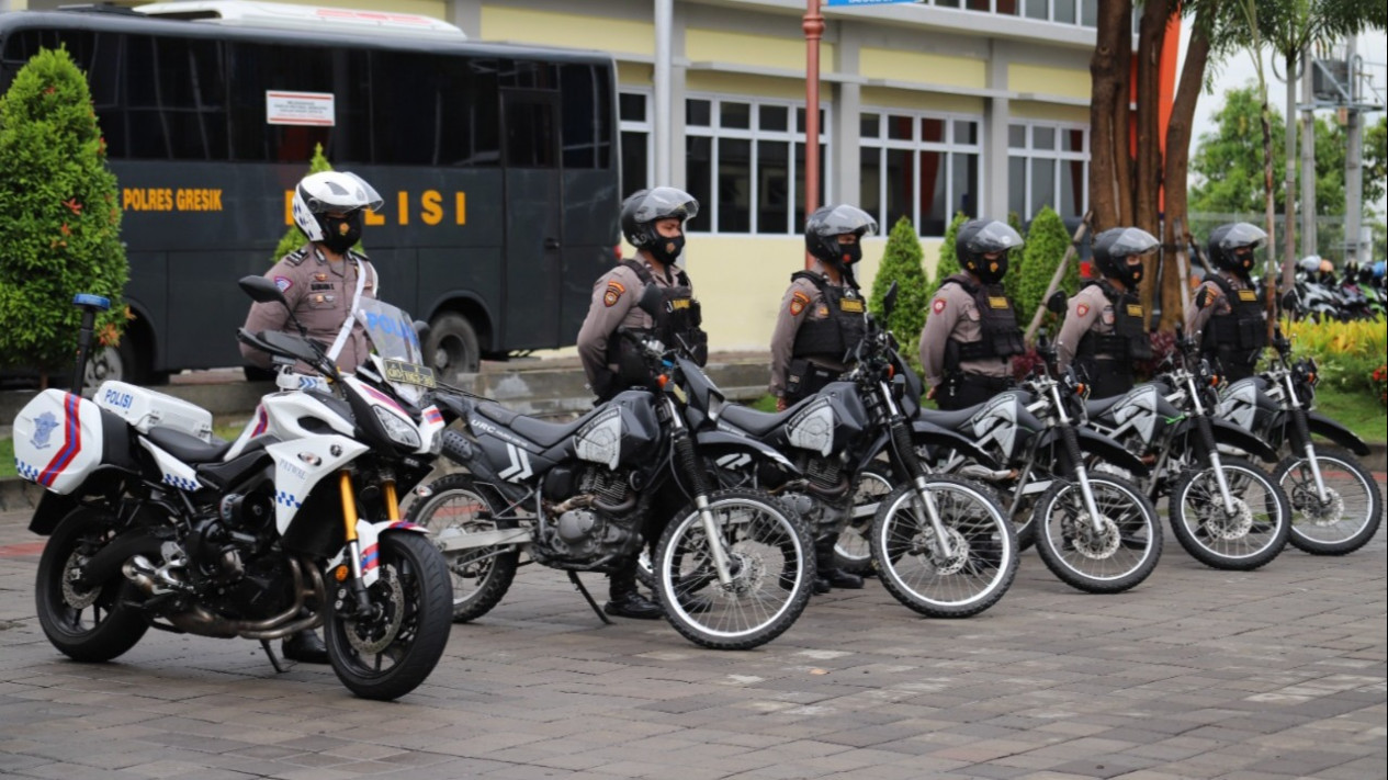 Operasi Keselamatan Semeru 2022, Laksanakan dengan Humanis dan Persuasif
            - galeri foto