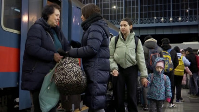 Pengungsi Ukraina Mulai Berdatangan di Hungaria
