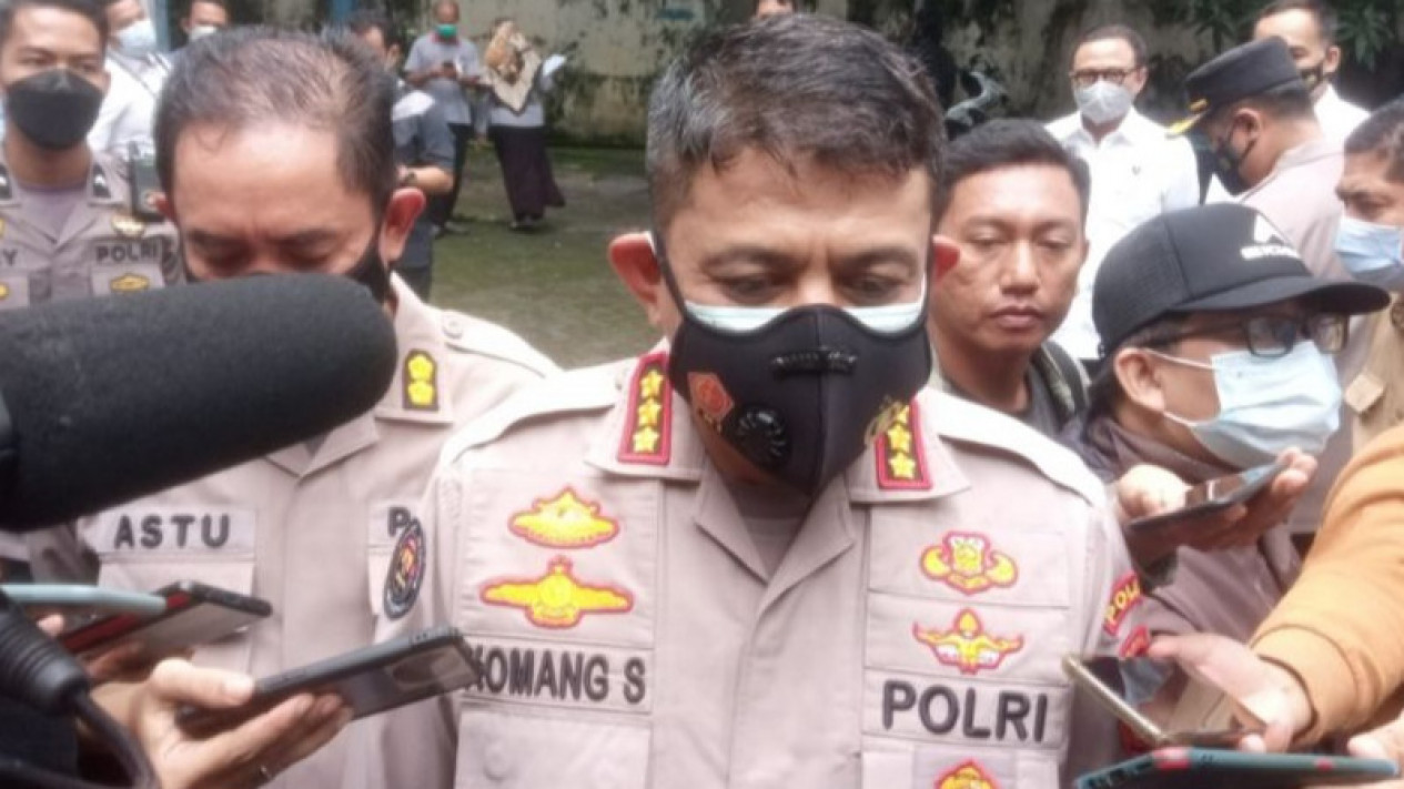 Kapolda Sulsel Copot Jabatan Oknum Perwira Polair Diduga Rudapaksa ART
            - galeri foto