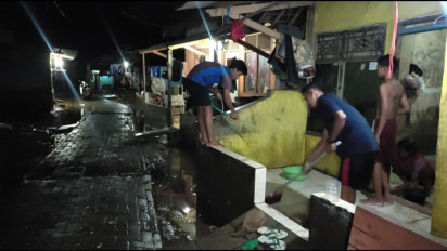 Banjir yang Rendam Kampung Sukarame Pandeglang Banten Surut, Warga Mulai Bersihkan Rumah