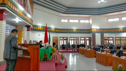 Bupati Manggarai Dicecar DPRD Soal Angkat Puluhan Tim Sukses dan Anak Wakil Bupati Jadi THL