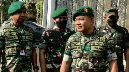 Kasad Dudung Pamer Seragam Baru TNI AD Karya Jenderal Andika Perkasa