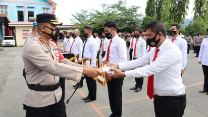 Ungkap Peredaran Sabu, 25 Personel Reskrim & Intelkam Terima Penghargaan  
