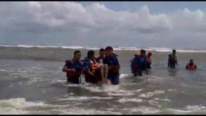 Tenggelam di Pantai Parangtritis, Dua Wisatawan Berhasil Diselamatkan