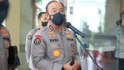 Satgas Damai Cartenz Kirim Bantuan Bibit Babi ke Warga Yahukimo