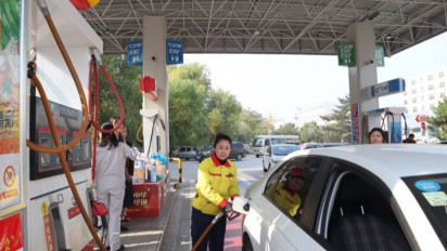 China Menaikkan Harga Bensin dan Solar Menjelang Sidang Parlemen