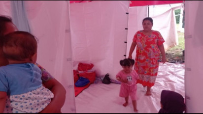 Warga yang Tinggal di Pengungsian Bencana Tanah Bergerak Desa Cihuni Mulai Terserang Penyakit