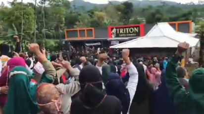 Ratusan Warga di Purbalingga Geruduk dan Segel Karaoke Tak Berizin