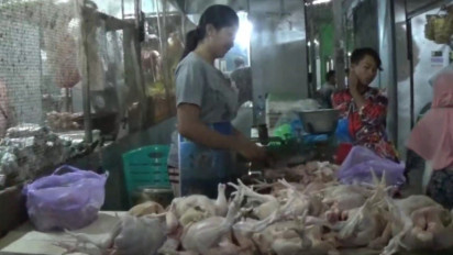 Harga Daging Ayam di Pasar Kawunganten Cilacap Meroket