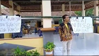 Tuntut P2KD Dibubarkan Lantaran Salah Satu Cakades Tak Diloloskan, Warga Segel Kantor Desa 