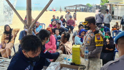 Percepat Kekebalan Kelompok, Ratusan Nelayan Pulau Gili Ketapang Divaksin