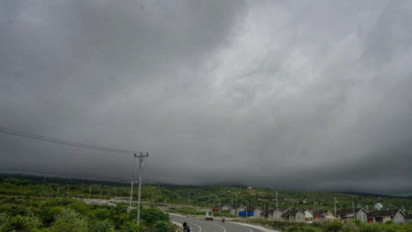 Waspada Hujan Lebat-Angin Kencang di Jabodetabek & Sejumlah Wilayah RI!