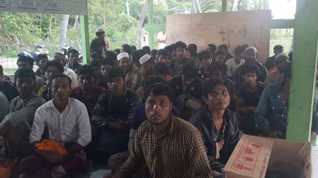 114 Imigran Rohingya Terdampar di Bireuen Aceh
            - galeri foto