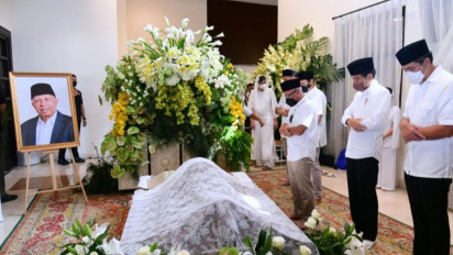 Presiden Jokowi Melayat ke Rumah Duka Almarhum Arifin Panigoro