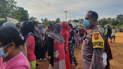 Polisi Batasi Warga Di Bungo Jambi Beli Minyak Goreng