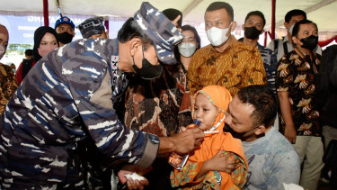 Dorong Capaian Vaksinasi, Koarmada II TNI AL Surabaya Gelontor 25 Ribu Dosis Vaksin