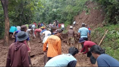 Hujan Deras di Lereng Gunung Wilis, Tebing Setinggi Tujuh Meter Longsor
