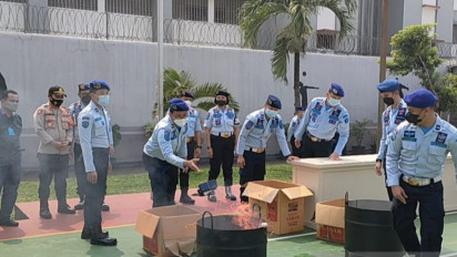800 Telepon Seluler Milik Narapidana Lapas Kelas II A Salemba Dimusnahkan