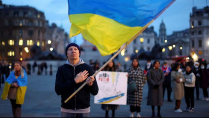 Warner Music dan Sony Music Tangguhkan Bisnis di Rusia