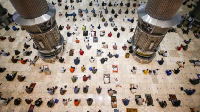 MUI Perbolehkan Salat Jumat, Tarawih, dan Id dengan Saf Rapat