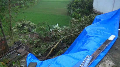 Tebing Longsor Gerus Rumah di Sumedang Utara