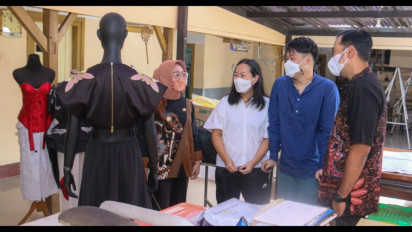 Keren! Desainer Muda Purbalingga Tembus Paris Fashion Week 2022