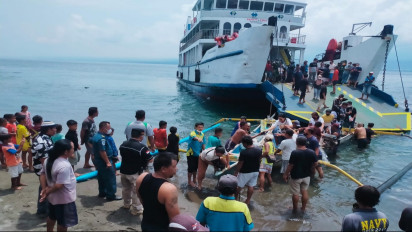 KMP Tiga Anugrah Mati Mesin di Perairan Pelabuhan Gilimanuk, Puluhan Penumpang Selamat