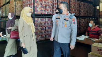 Sidak Gudang, Polresta Banyuwangi Temukan Ribuan kemasan Minyak Goreng