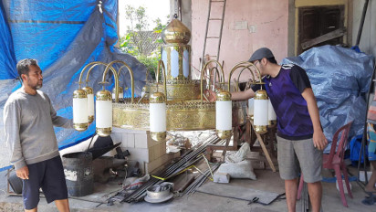 Jelang Ramadhan, Perajin Tembaga di Boyolali Banjir Order Ornamen Masjid