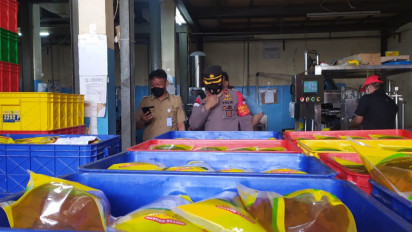 Gudang Minyak Goreng di Depok Digerebek, Dikemas Ulang jadi Merek Sendiri
