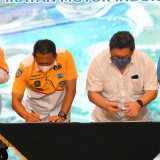 Jokowi Dianugerahi Bapak Otomotif Indonesia oleh Gubernur Kepri