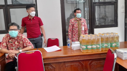 Setelah Vaksin Ratusan Warga di Banjarnegara Dapat Minyak Goreng Gratis